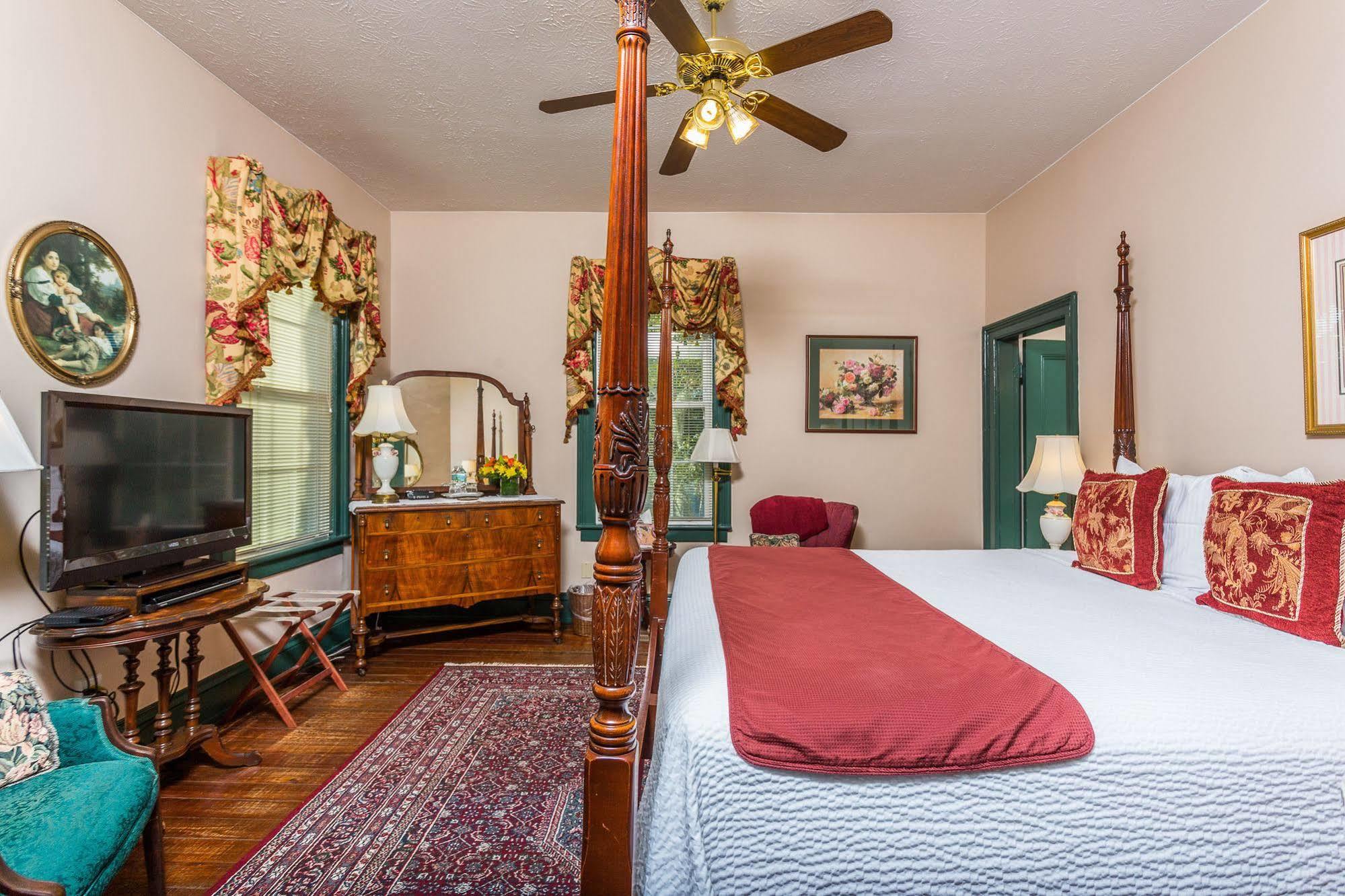 Spencer House Inn Saint Marys Extérieur photo
