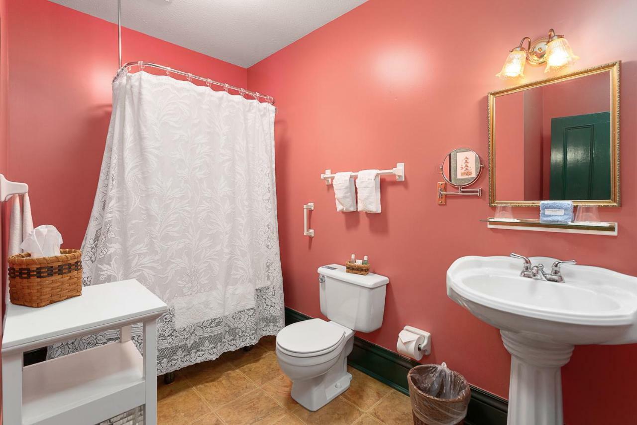 Spencer House Inn Saint Marys Extérieur photo